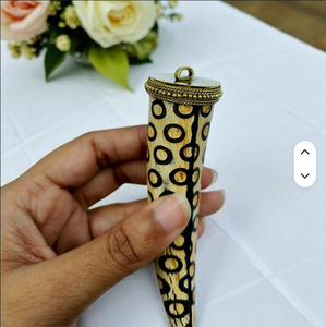 Colgante Decorativo Artesanal de Cuerno de Búfalo Tallado con Patrón Animal, Artesanía Natural A B C D E - Product Image 3