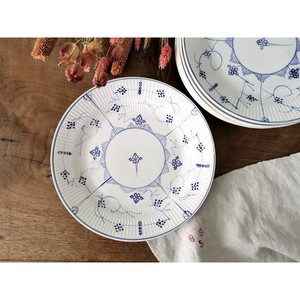 Nouvelle Assiette de Présentation Élégante en Céramique – Magnifique Assiette en Céramique Blanche et Bleue – Nouveauté Exceptionnelle - Product Image 1