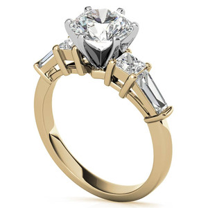 แหวนหมั้นเพชรทรงสี่เหลี่ยมและทรงบาแก็ตต์ ดีไซน์เนอร์แท้ ทองคำ 18k สำหรับผู้หญิงและเด็กผู้หญิง สวมใส่ในงานแต่งงาน - Product Image 3