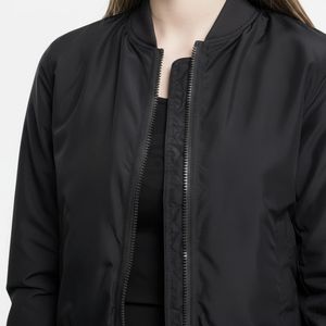 Chaqueta Bomber Negra Tejida para Mujer, con Cierre, Cuello Alto, Ligera, Transpirable, Corte Regular, 100% Poliéster - Product Image 6