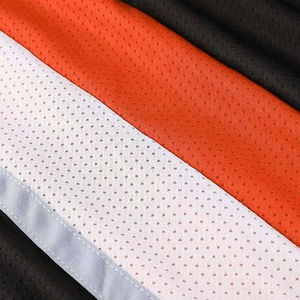 Conjunto de Uniforme de Baloncesto Personalizado 100% Poliéster, Nuevo Estilo de Uniforme de Verano con Característica Transpirable, Talla Grande, Posición del Logotipo en la Parte Delantera - Product Image 4