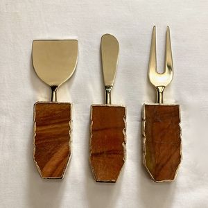 Ensemble de couteaux à fromage avec lames en acier inoxydable, manches en plastique blanc, durables, lavage à la main uniquement - Product Image 6