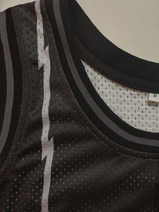 Maillot de basket-ball personnalisé pour hommes, sans manches, en mesh, pour l'entraînement sportif, uniforme d'équipe personnalisé - Product Image 3