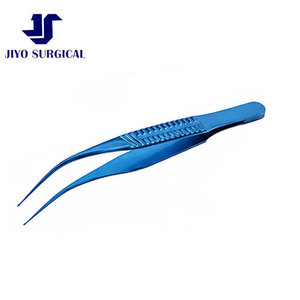 Pinzas Quirúrgicas de Titanio Troutman-Barraquer Colibri para Córnea con Puntas Finas de 0.12 mm y 45° °   Dientes Angulados 1x2 para Uso Oftálmico - Product Image 4