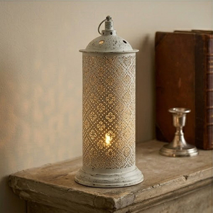 Farol cilíndrico de metal blanco envejecido con diseño floral perforado y asa de anillo en la parte superior - Product Image 5