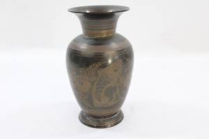 Urnas Metálicas Tradicionales de la India, Respetuosas y Atemporales - Product Image 2