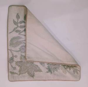 Housses de coussin de style bohème avec pompons et imprimés géométriques créent une ambiance artistique décontractée, parfaites pour les chambres et les balcons. - Product Image 4