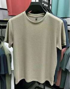 ออกแบบโลโก้คุณภาพสูงตามสั่ง เสื้อยืดผู้ชายฤดูร้อนขายดีรุ่นใหม่ สีพื้น ผ้าบาง แขนสั้น คอกลม ดีไซน์เรียบง่าย - Product Image 6