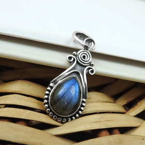 Pendentif vintage en argent 925 en forme de goutte d'eau avec pierre précieuse labradorite naturelle sertie en clos, solitaire, bijou unisexe pour tous les jours - Product Image 5