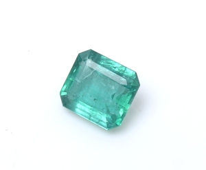 Émeraude naturelle octogonale du Rajasthan, 1,75 carat, facettée, verte royale et élégante, certifiée IGI pour la fabrication de bijoux - Product Image 2
