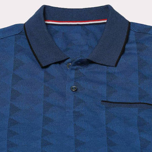 เสื้อโปโลชายสีน้ำเงินพิมพ์ลาย แขนสั้น สไตล์ลำลอง ผ้าทอ มีกระเป๋า ดีไซน์สวย MOQ ต่ำ เสื้อโปโลชาย - Product Image 5