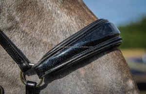 Brida de caballo de cuero resistente al agua, brida de caballo disponible en varios colores y tamaños, venta al por mayor - Product Image 3