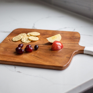 Ensemble de 3 planches à découper en bois de noyer charmantes, présentant des motifs de grain naturel et des poignées uniques à anneau blanc pour couper les légumes - Product Image 6