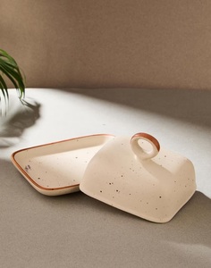 Mantequillera Minimalista con Tapa de Agarre y Acabado Glaseado, Bandeja Compacta para Servir, Elegante Soporte para Guardar Mantequilla en la Encimera de la Cocina - Product Image 2