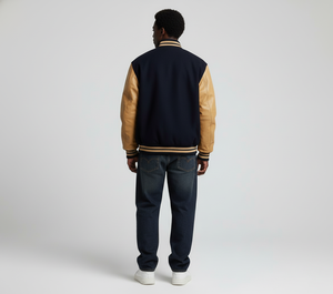 Veste universitaire pour homme en bleu marine et beige, avec logo imprimé, col rabattu, coupe classique, vêtement décontracté d'automne, en PU - Product Image 6