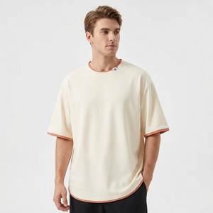 เสื้อยืดแขนสั้นผู้ชายทรงโอเวอร์ไซส์ สีส้ม แต่งขอบตัดกัน สไตล์ลำลอง คอกลม ผ้าเจอร์ซีย์ถัก ทรงพอดีตัว เป็นมิตรต่อสิ่งแวดล้อม ผลิตในบังกลาเทศ - Product Image 4