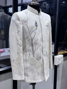 Veste de Prince Bandhgala Brodé Motif Oiseaux pour Homme, Veste Sherwani de Luxe à Motif d'Oiseau, Tenue de Mariage Indo-Occidentale pour le Marié - Product Image 2