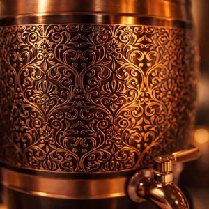 Nouvelle Arrivée Distributeur d'Eau en Cuivre avec Couvercle Design Martelé Vintage Grande Capacité pour Usage Domestique et Fêtes - Product Image 5