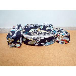 กระเป๋าเครื่องสำอางสุดหรู ชุดอุปกรณ์เสริมความงามครบครัน พร้อมของใช้จำเป็นในชีวิตประจำวัน ชุดกระเป๋า 3 ชิ้น - Product Image 1