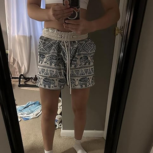 Shorts de sport en maille respirante épaisse OEM pour le basketball, motif floral imprimé par transfert thermique, taille élastique, style hip-hop - Product Image 2