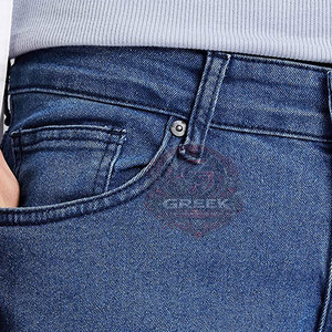 กางเกงยีนส์ทรงตรงผู้ชาย ดีไซน์ล่าสุด ใส่สบาย ระบายอากาศได้ดี ผ้าฝ้าย 100% สีซีดอ่อน รับผลิตตามแบบ OEM บริการสั่งทำพิเศษ สไตล์ลำลอง สำหรับฤดูใบไม้ร่วงและฤดูหนาว - Product Image 4