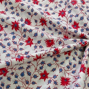 Vestido de Mujer de Tela 100% Algodón Puro, Ligero, Ecológico, Transpirable, con Estampado Floral Rojo Moderno, Hecho a Mano en India - Product Image 1