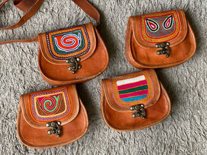 Женская Сумка-слинг из натуральной козьей кожи, 5 х7 дюймов - Product Image 4