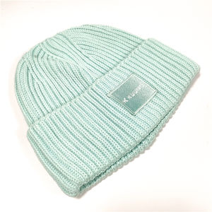 Gorro de Punto Personalizado con Puño a Cuadros Multicolor, 100% Acrílico, Estilo Urbano, Deportivo, Cálido para Invierno, Unisex - Product Image 6