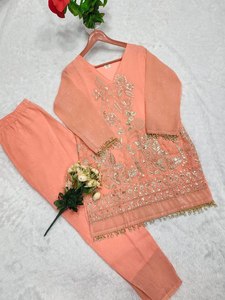 ชุดเซ็ตท็อปและกางเกงสำหรับผู้หญิง ยี่ห้อ Chinon Crchy Silk ผ้าไหมยืดได้ ปักลายประดับเลื่อม แห้งเร็ว ไม่ยับ ใส่ได้สองด้าน เหมาะสำหรับงานปาร์ตี้ - Product Image 4