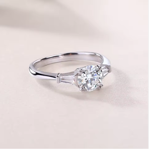 Bagues en diamant naturel GIA avec une coupe excellente et une clarté VS2, diamants ronds et diamants baguette, trois pierres, or massif 14 carats - Product Image 4