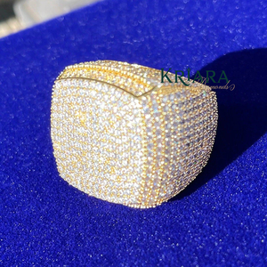 Anillo de cóctel de moissanita chapado en oro de 18 quilates y plata 925 con engaste pavé, joyería de lujo geométrica unisex para fiestas - Product Image 1
