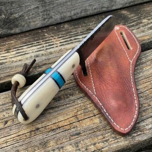 Couteau Bull Cutter en acier 1095 fait main sur mesure, manche en os blanc, intercalaire turquoise, lame fixe avec étui en cuir - Product Image 6