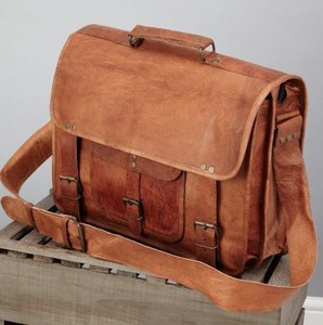 Sac messager en cuir artisanal très demandé pour les voyages d'affaires, l'université et l'usage quotidien, disponible en grande quantité - Product Image 1