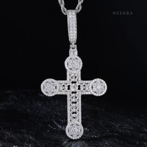 Colgante de Cruz con Cuerda - Colgante de Plata 925 con Moissanita, Colgante Cristiano Totalmente Adornado, Joyería Cristiana Clásica - Product Image 1