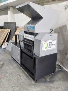 Broyeur de plastique de qualité export IN 18, puissant broyeur de déchets plastiques pour PP, PE, PET, PVC et autres déchets plastiques, à vendre - Product Image 3