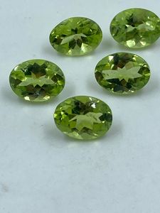 Pierre précieuse vert péridot de haute clarté, olivine, qualité supérieure, pierre naturelle taillée, 6,79 carats, 6x8 mm, 5 pièces - Product Image 4