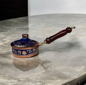 Quemador de incienso de latón antiguo con mango de madera, tapa de filigrana hecha a mano, incensario aromático para uso en todas las estaciones - Product Image 6