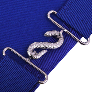 Tablier de Franc-Maçon bleu Past Master - Velours bleu avec broderie argentée à la main, fournisseurs de insignes de qualité supérieure avec des artisans exceptionnels - Product Image 6