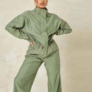 Veste coupe-vent respirante 2026, ensemble de survêtements coupe-vent deux pièces en gros pour femmes - Product Image 2