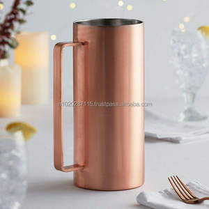 Jarras de cobre de gran capacidad diseñadas para almacenar agua potable de forma segura, proporcionando un utilidad doméstica funcional y elegante. - Product Image 1