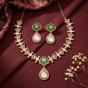 Ensemble collier choker élégant en émeraude et fleurs Kundan avec boucles d'oreilles pendantes assorties, bijoux artisanaux traditionnels pour mariée et fêtes - Product Image 4