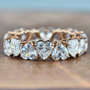 แหวนเพชรทรงหัวใจ 4.50 ถึง 5 กะรัต เพชรเลี้ยงในห้องปฏิบัติการ แบบ Eternity Band สำหรับทุกเพศ - Product Image 1