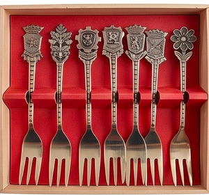 Juego de tenedores metálicos vintage con mangos grabados, diseño de hoja de roble, escudo, engranaje y flor, aptos para lavavajillas, cubiertos para uso en mesa - Product Image 6
