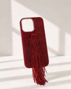 Étui de téléphone de luxe fait main avec broderie perlée, motif floral blanc et or, cousu à la machine, durable - Product Image 3