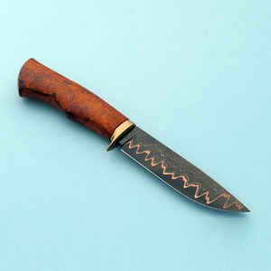 Cuchillo de Caza de Acero Damasco de Cobre Premium con Mango de Madera Burl y Funda de Cuero - Product Image 6