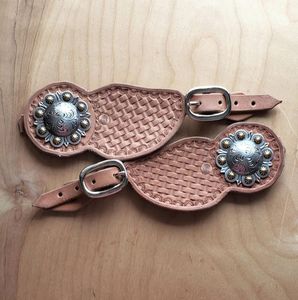 Sangles de fouet en cuir pour chevaux avec conchos argentés et motif tressé pour l'équitation western, 100% cuir véritable, finition premium LC-355 - Product Image 1