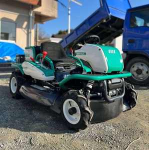 Cortadora de césped para terrenos accidentados OREC Rabbit RM984X con barredora remolcable, cortadora de césped comercial a gasolina - Product Image 1