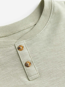 T-shirt tendance pour enfants en tissu doux, vêtement décontracté, fournisseur de t-shirts pour jeunes, respirant, streetwear décontracté, vente en gros de t-shirts décontractés pour enfants - Product Image 5