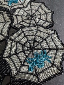 Camino de mesa con diseño floral hecho a mano y adornado con cuentas, camino de mesa decorativo para cenas y fiestas. 13x36 pulgadas (personalizable por msr) - Product Image 3