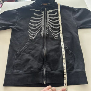 Sudaderas con capucha de invierno para hombre, al por mayor, OEM, personalizadas, con pedrería, 100% algodón polar, diseño de logotipo de calavera y esqueleto, con cremallera completa - Product Image 4